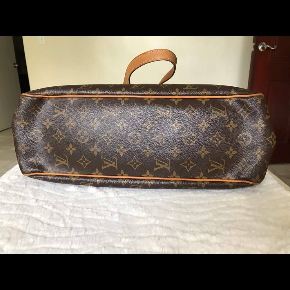 Louis Vuitton - Picture 5 of 15